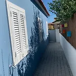 - Sea House